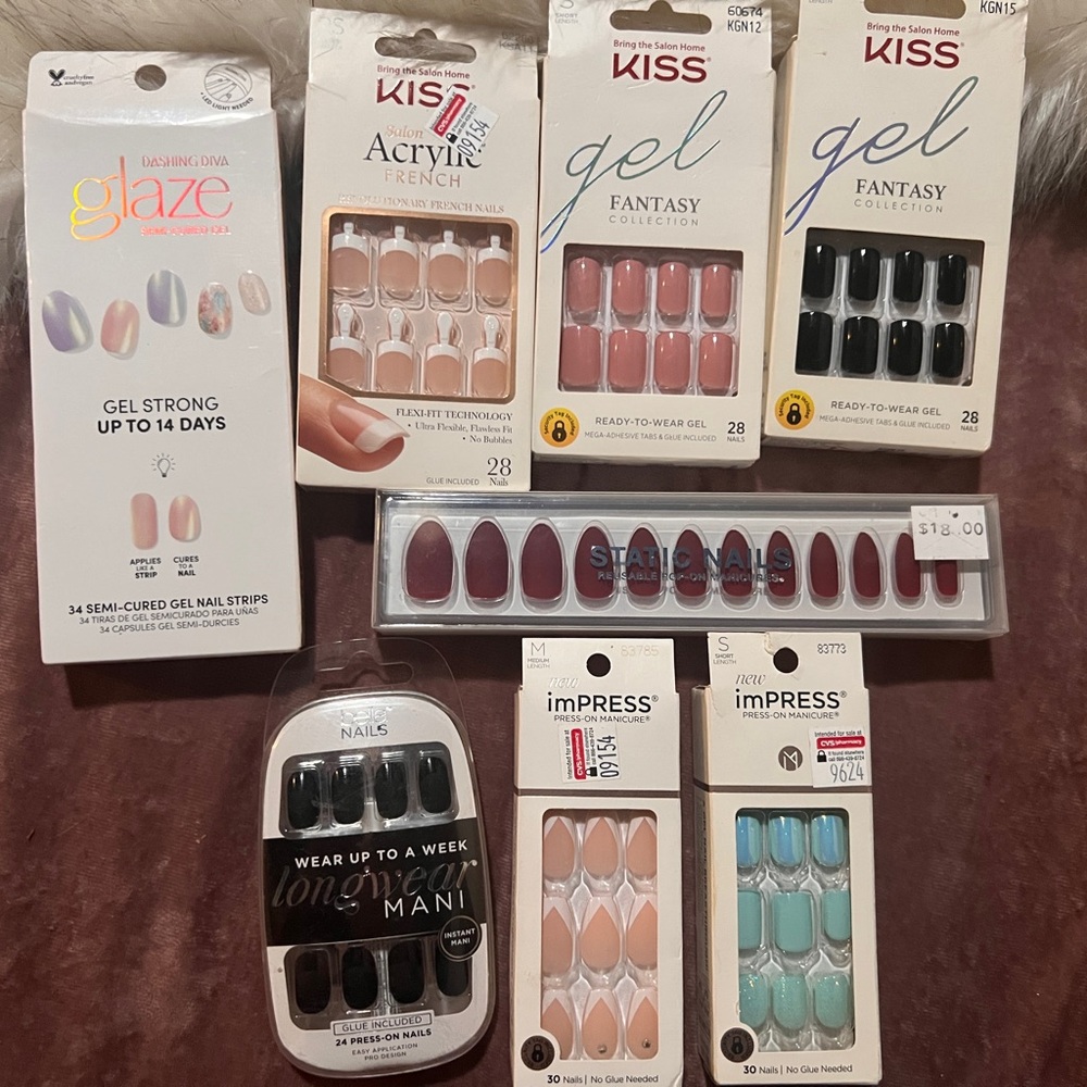 Lot of 8 Brand New Press-on/Fake Nails - Varied (Short)